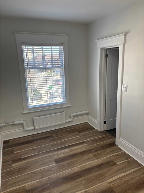 2 Spadina Road Studio-3 Beds Apartment for Rent