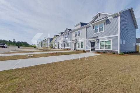 2579 Banyon Cir 3 Beds Apartment for Rent