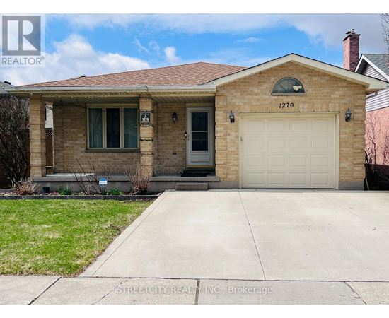 A house with the number 1279 on the front.