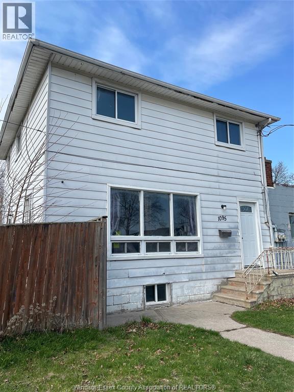A house with the number 8055 on the front door.