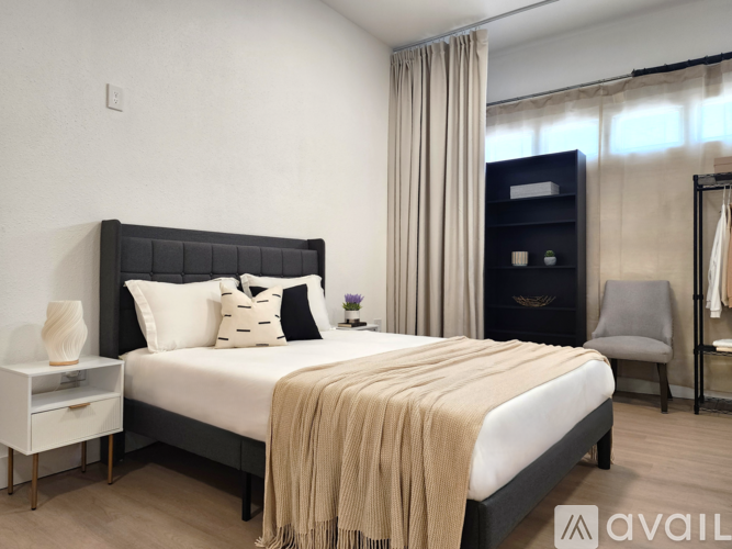 490 E Stanford Street Studio Condo for Rent - Photo gallery 1
