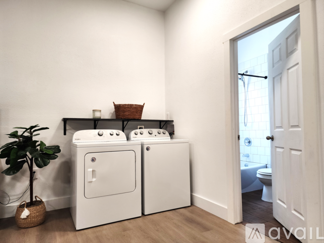 490 E Stanford Street Studio Condo for Rent - Photo gallery 2