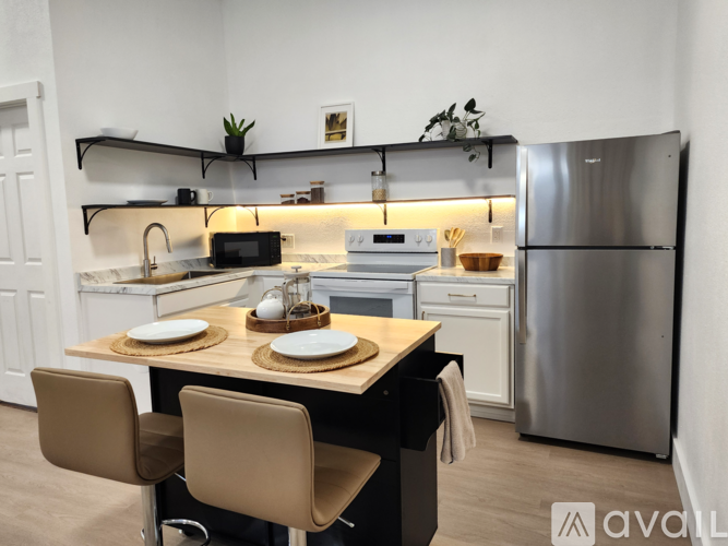 490 E Stanford Street Studio Condo for Rent - Photo gallery 3