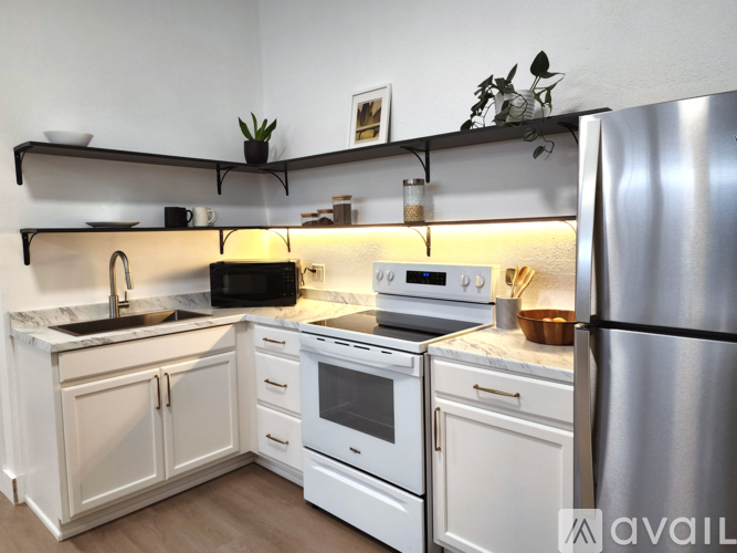 490 E Stanford Street Studio Condo for Rent - Photo gallery 4