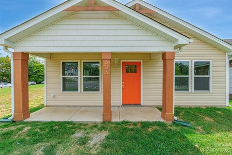 303 Cabarrus Avenue 3 Beds Apartment for Rent
