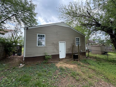 3027 Linwood Avenue 4 Beds Apartment for Rent