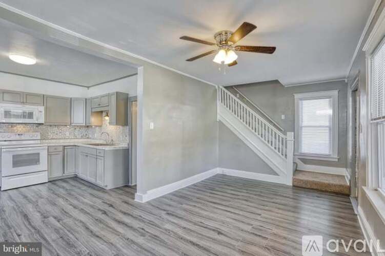 50 South Royal Street 3 Beds Single Family Home for Rent - Photo gallery 2