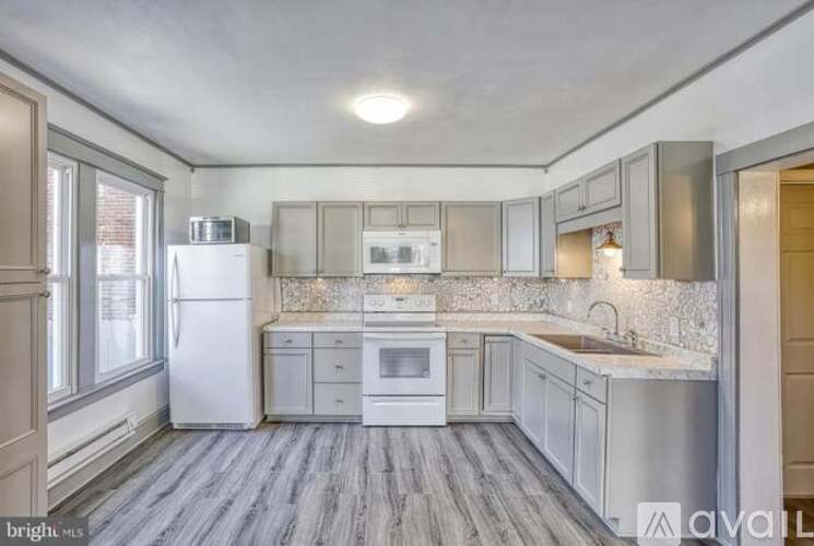 50 South Royal Street 3 Beds Single Family Home for Rent - Photo gallery 4