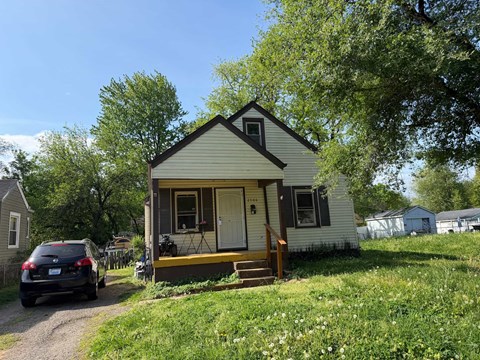 2706 Wyandotte Avenue 2 Beds Apartment for Rent