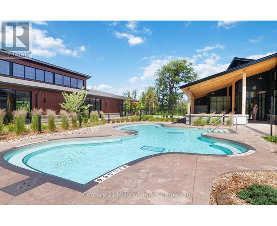 A pool with the wordssss written on it.