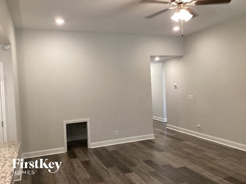 112 Lucerne Lane 3 Beds Apartment for Rent