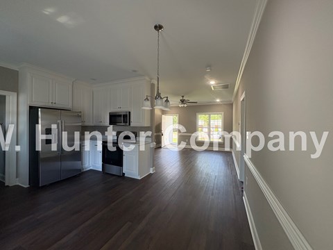 1727 WOODSIDE DRIVE W 3 Beds Apartment for Rent