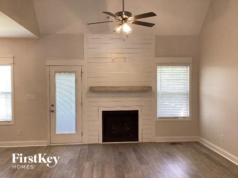 1025 Shirley Dr 4 Beds Apartment for Rent