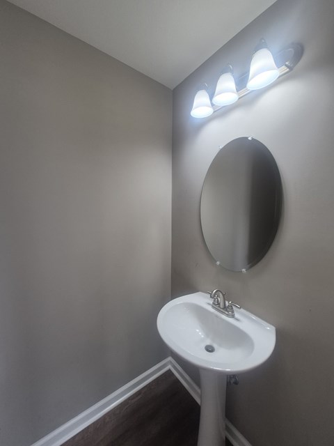 290 Alexander Boulevard 2 Beds Apartment for Rent