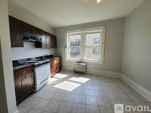 653 Summer Ave
