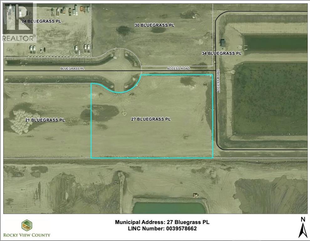 A map shows a property with a blue outline and a green area to the right.