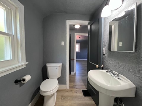 811 N State Street 2 Beds Apartment for Rent