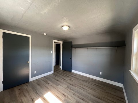811 N State Street 2 Beds Apartment for Rent