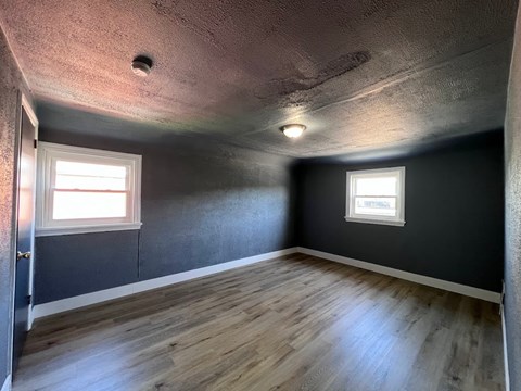 811 N State Street 2 Beds Apartment for Rent