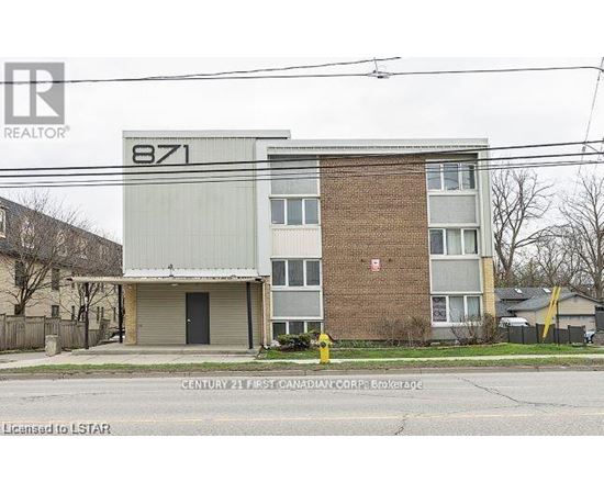 A building with the number 871 on it.