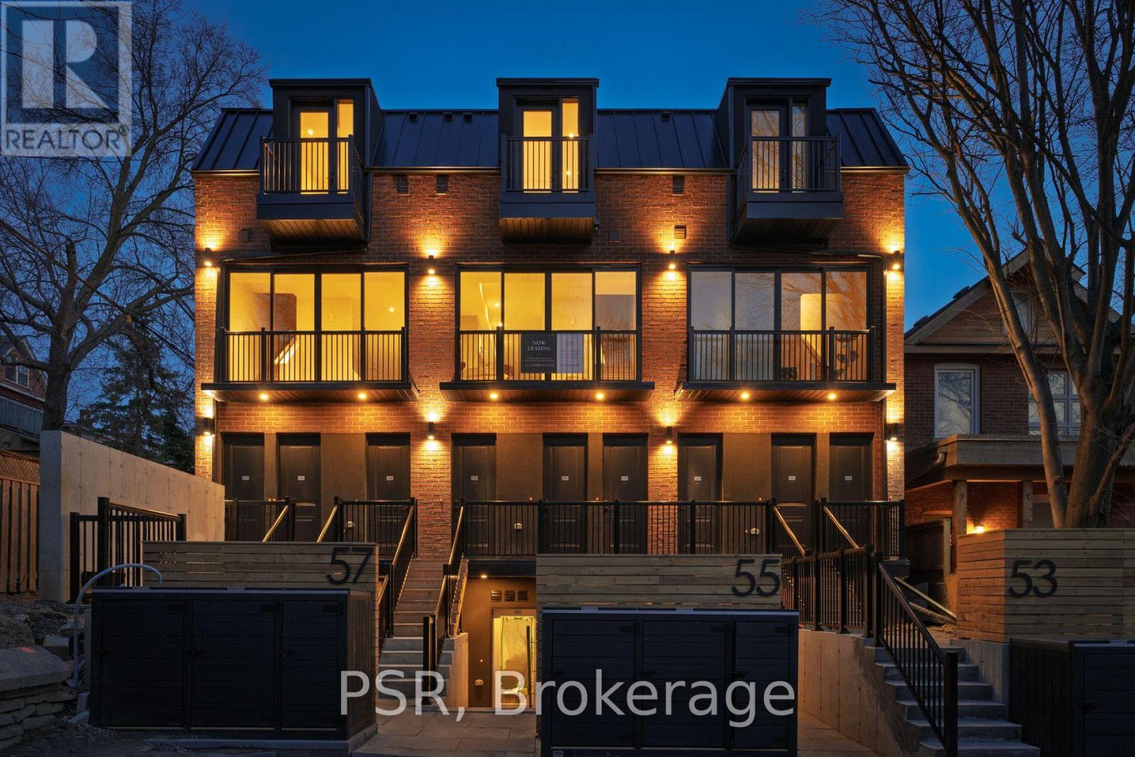 A building with the text "PSR, Brokerage" in front of it.