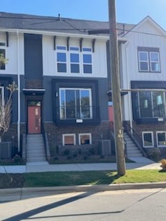371 S Bruns Ave 3 Beds Apartment for Rent