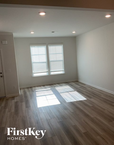 75 Tulip Drive 5 Beds Apartment for Rent