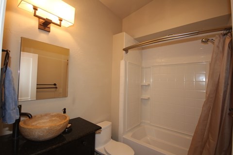 819 10Th Str 5 Beds Apartment for Rent