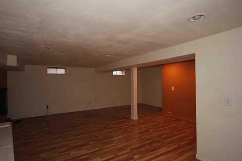 819 10Th Str 5 Beds Apartment for Rent