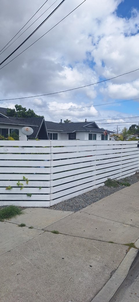 2093 Wallace Avenue 2 Beds Apartment for Rent