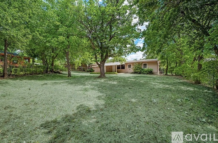 4904 Odessa Avenue 3 Beds Single Family Home for Rent - Photo gallery 4