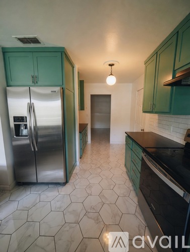 4904 Odessa Avenue 3 Beds Single Family Home for Rent - Photo gallery 5
