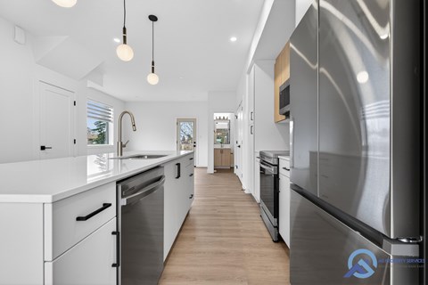 Main, 9406 154 Street 3 Beds Apartment for Rent
