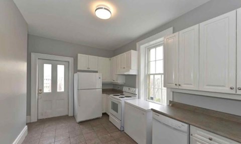 146 Mill St 5 Beds Apartment for Rent