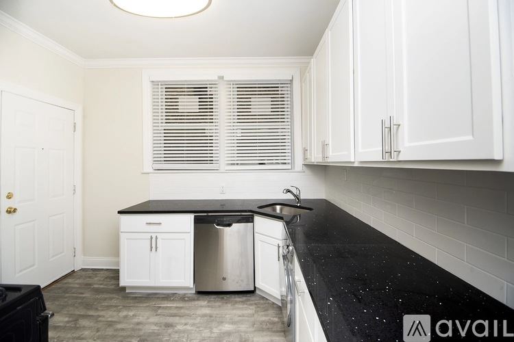 1132 Maple Ave photo