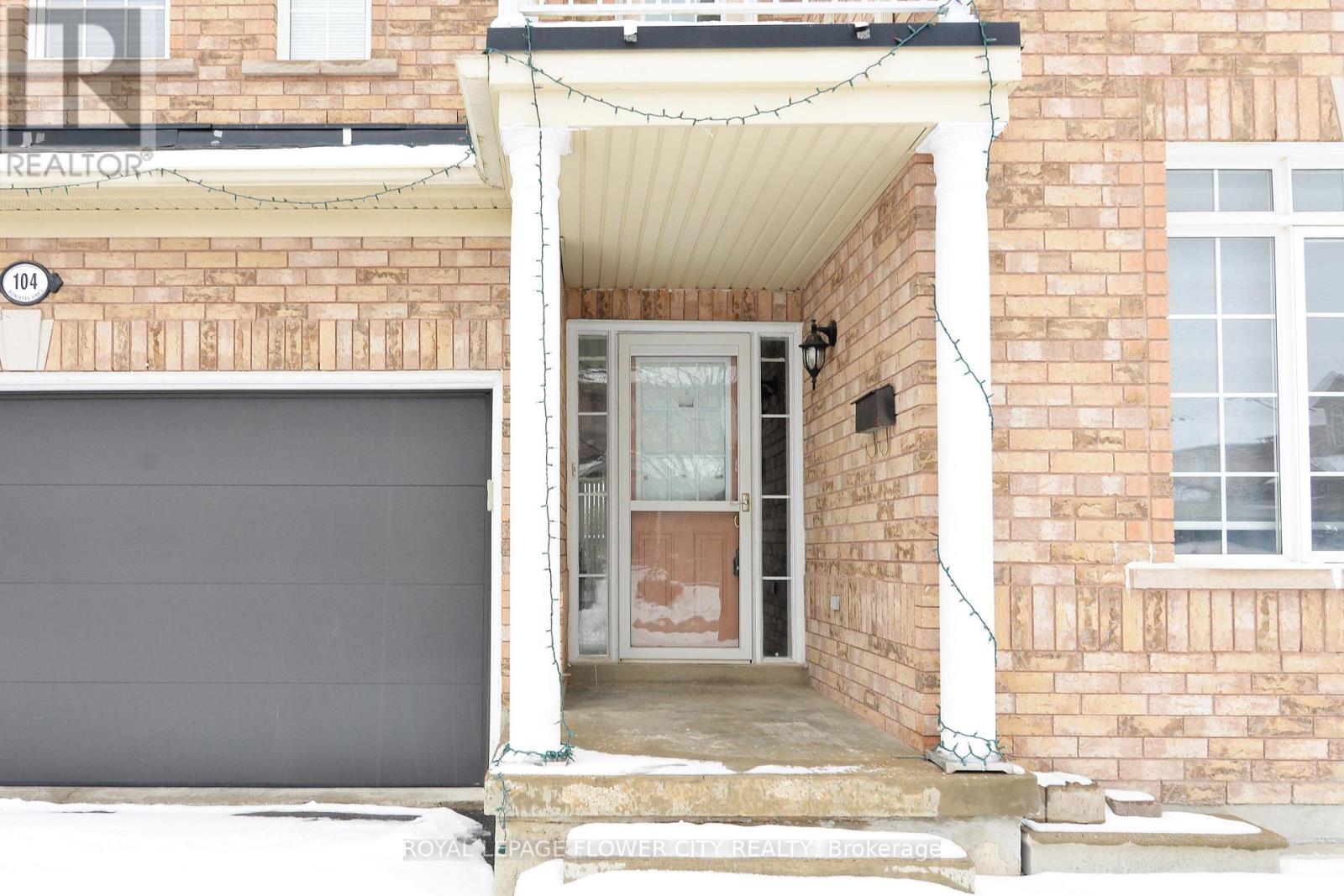 MAIN AND 2ND FLOOR - 104 BONISTEL CRESCENT 4 Beds House for Rent - Photo gallery 3