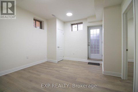 LOWER - 55 WILLIAM DUNLOP STREET 2 Beds Apartment for Rent