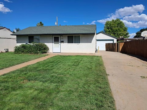 2518 Winnipeg Street 2 Beds Apartment for Rent