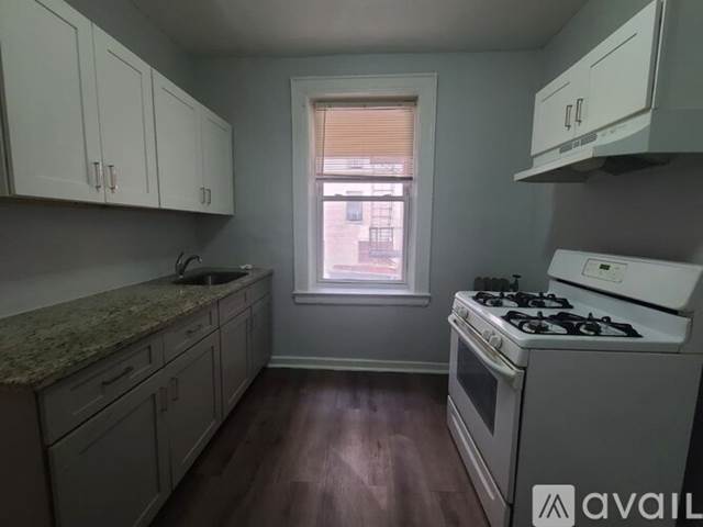 61 S Munn Ave
