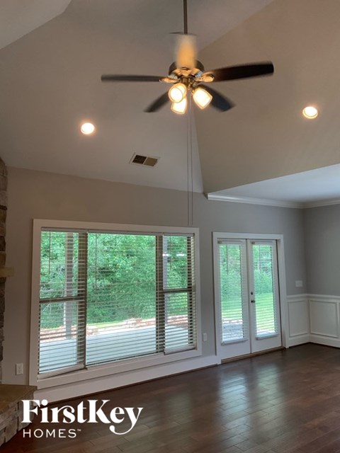 141 WILLOW LAKE LANE 4 Beds Apartment for Rent