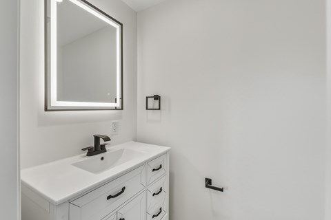 507 Washburn Ave 3 Beds Apartment for Rent