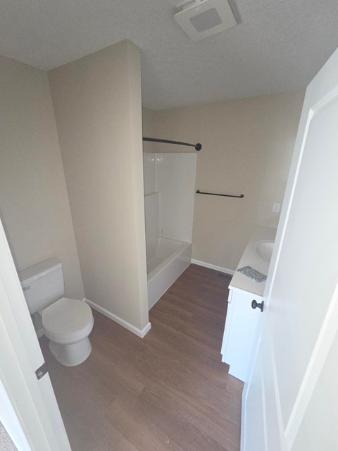 810 W North St 2 Beds Apartment for Rent