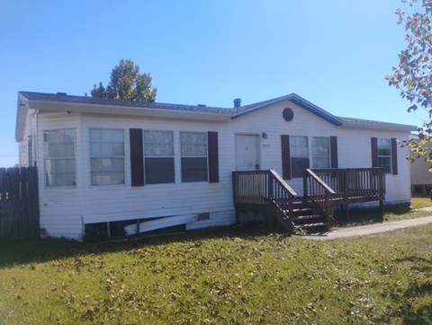 6424 Lake Suzanne Pl. 3 Beds Apartment for Rent