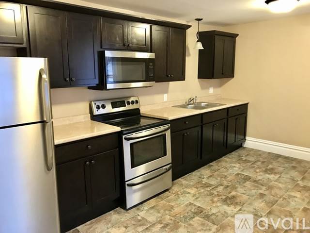 7 Pleasant St