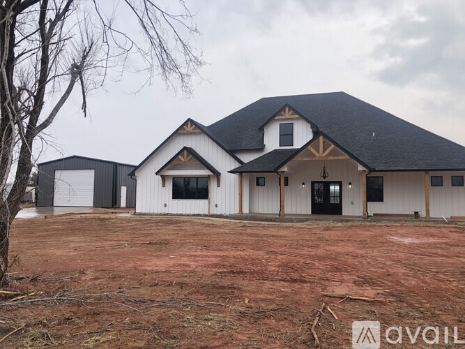 2725 Stinnett Ln 4 Beds Single Family Home for Rent - Photo gallery 1