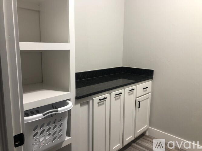 2725 Stinnett Ln 4 Beds Single Family Home for Rent - Photo gallery 3