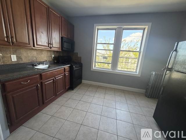 735 Avenue A
