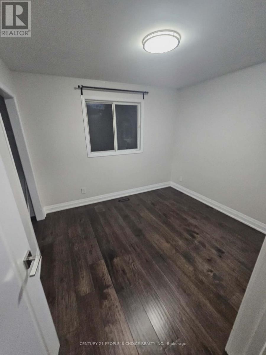 UPPER - 82 JOHN LINDSAY COURT 3 Beds House for Rent - Photo gallery 2