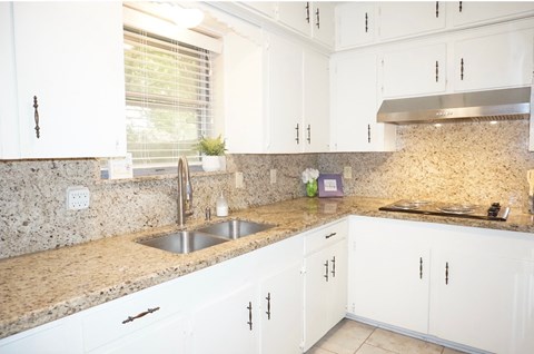1716 Edna 3 Beds Apartment for Rent