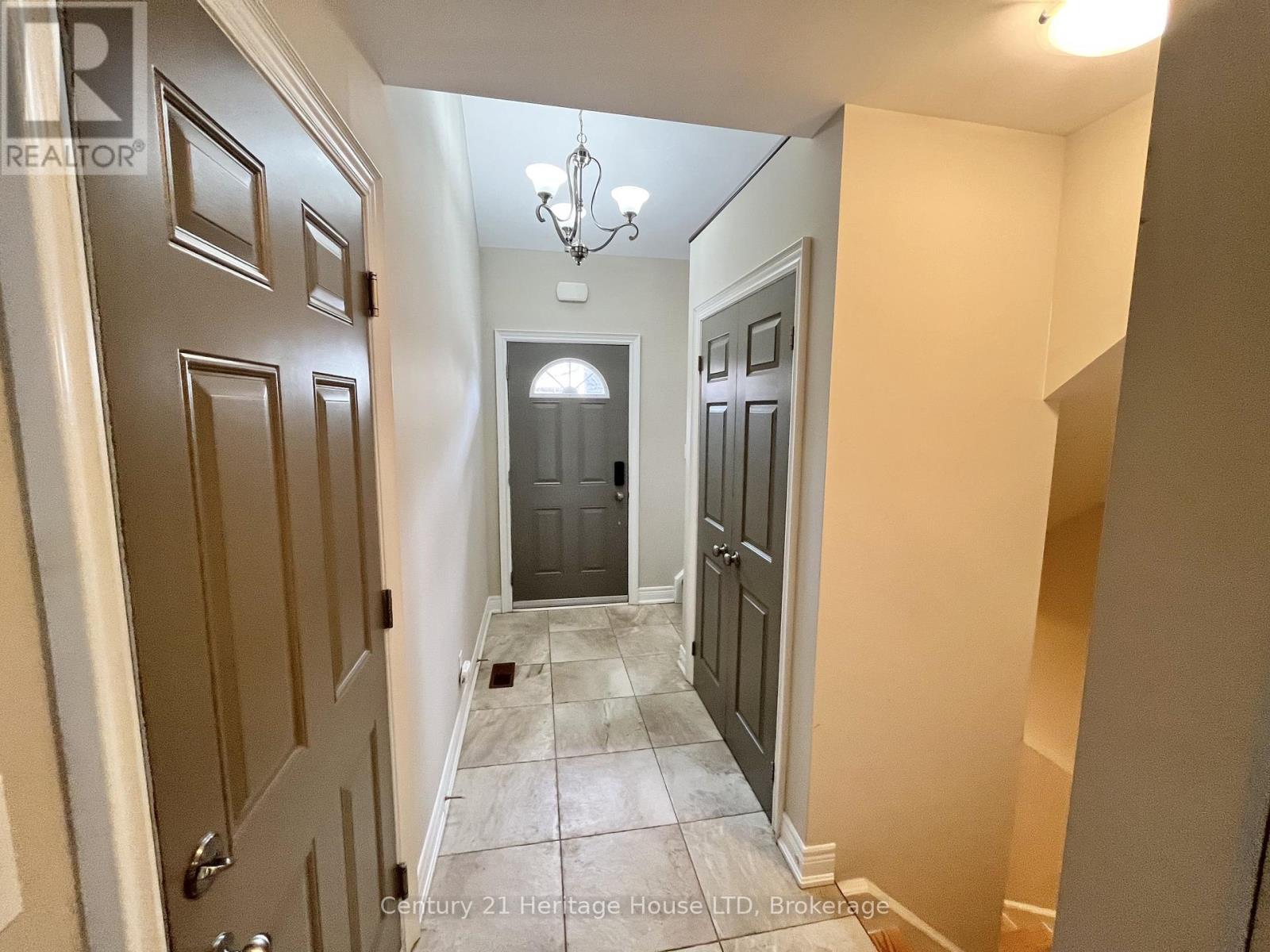 3 - 63 PINE STREET N 2 Beds Condo, Home, Townhouse for Rent - Photo gallery 4